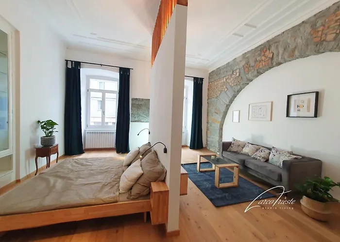 Larco Trieste Studio Living 3